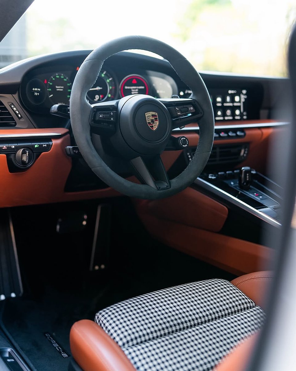 nocarcontext's tweet photo. Porsche 911 Turbo S 🩶🩶 https://t.co/2hm7pYdgcP