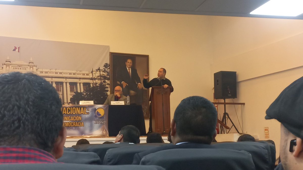 🎤 | Luis Cabrera (<a href="/LuchoCabreraB/">Luis Cabrera Barron</a>) nos presenta "La investigación social para la estrategia política" en #SOPECOP

<a href="/Sopecop/">sopecop</a> <a href="/congresoperu/">Congreso del Perú 🇵🇪</a> <a href="/PolitologosD/">Politólogos Digitales</a>