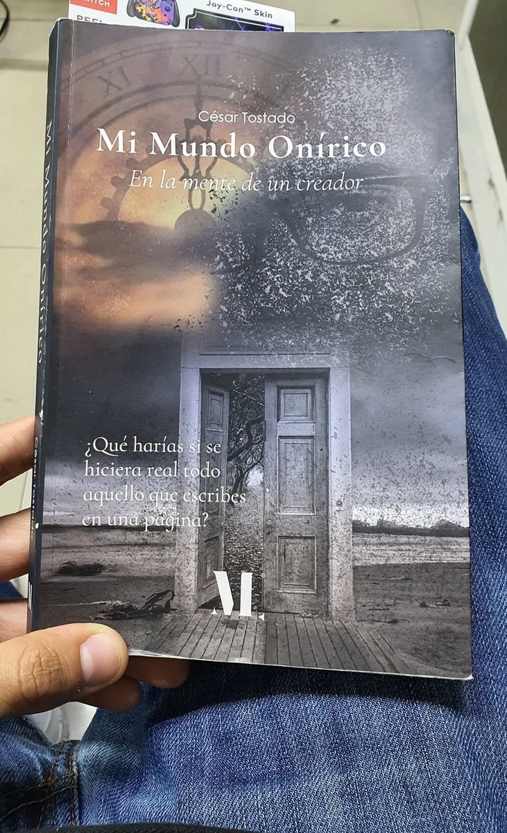 CesaR7rm's tweet photo. Yo pongo los nombres en tendencia como jungkok y viernes 13, esto para anunciar que es el Día 33 intentando que mi #libro llegue a ojos de una #editorial más grande y así incrementar su lore... No me rindo 
#FelizViernes #viernes13dejunio https://t.co/6ufoSr92iq