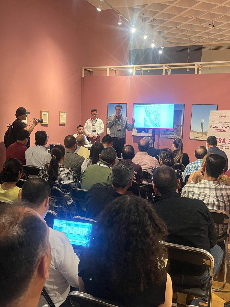 ICRESON presente en los Foros de Consulta Pública para la actualización del Plan Estatal de Desarrollo 2022 - 2027.
En este espacio de participación ciudadana, se abordaron temas fundamentales como:
- Servicios digitales
- Mejora regulatoria
- Derecho a internet