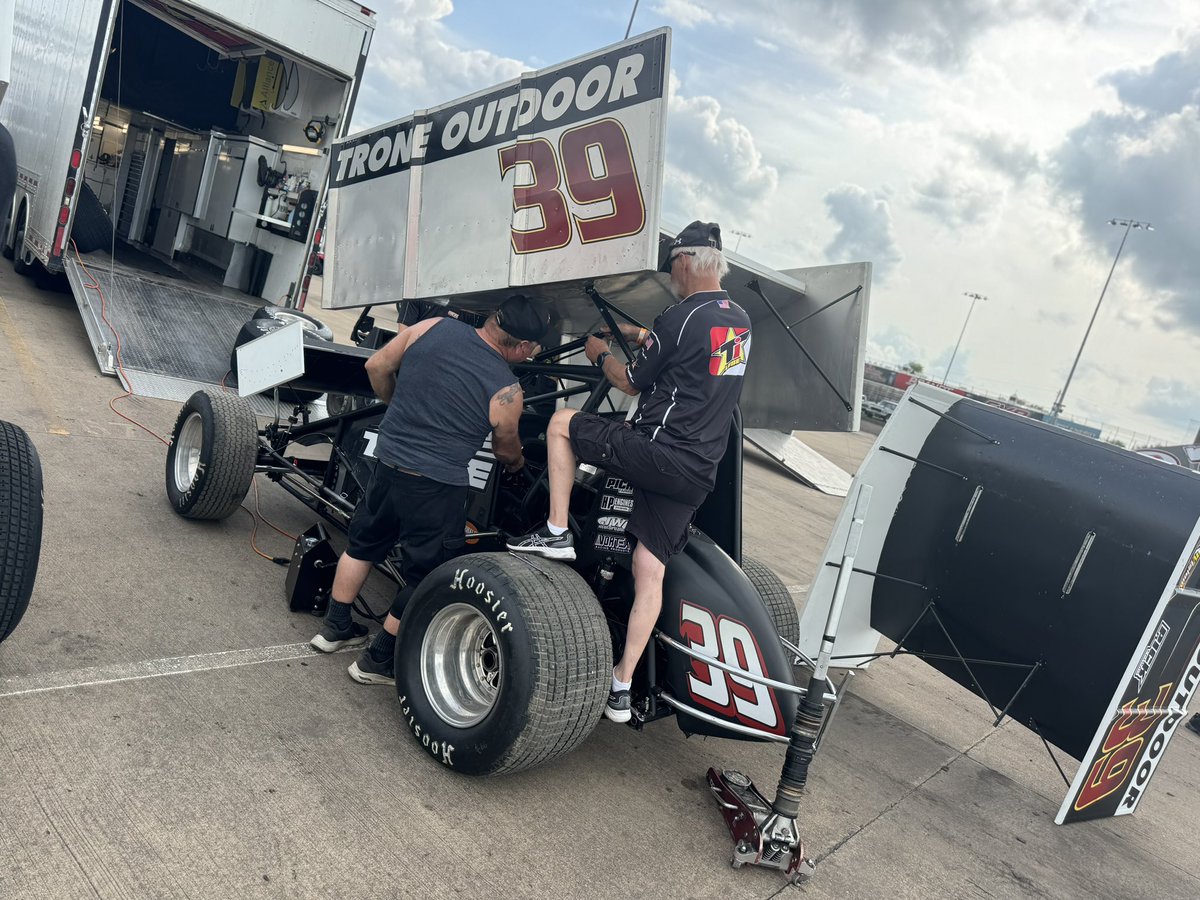 Six-time @KnoxvilleRaces winner in 410 action <a href="/LyntonJeffrey/">Lynton Jeffrey</a> is aboard the Trone #39 with the World of Outlaws <a href="/NosEnergyDrink/">NOS Energy Drink</a> Sprint Cars!

The Sydney, NSW, Australia native has also topped a pair of 360 main events at the half mile.