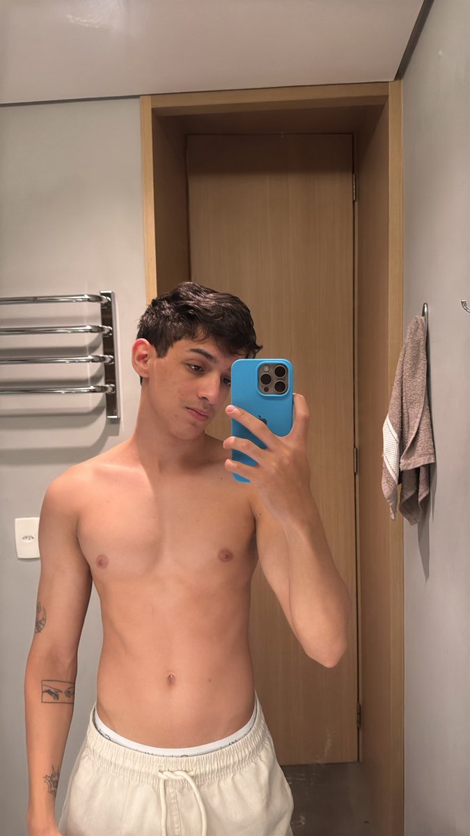 _nmpriv's tweet photo. queria um boy pra fazer igual esse 😔 https://t.co/X1gVAEEFwJ