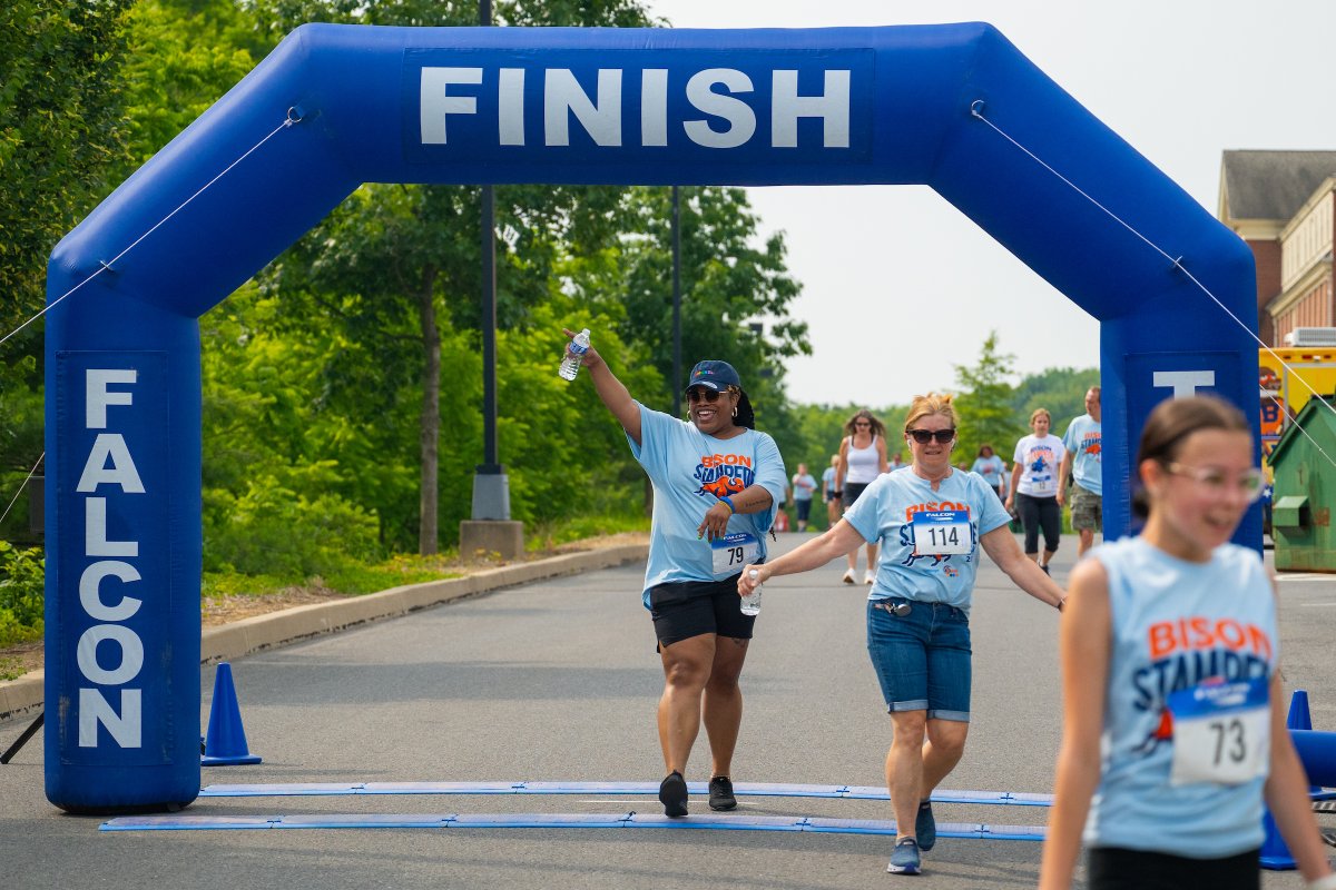 BucknellU's tweet image. That's a wrap on #Bucknell's BeWell Week — five days of wellness, learning, and fun for all Bucknell faculty and staff! 👏
Find your path to working for an employer who values your wellness — and so much more at bucknell.edu/careers. 🧡💙