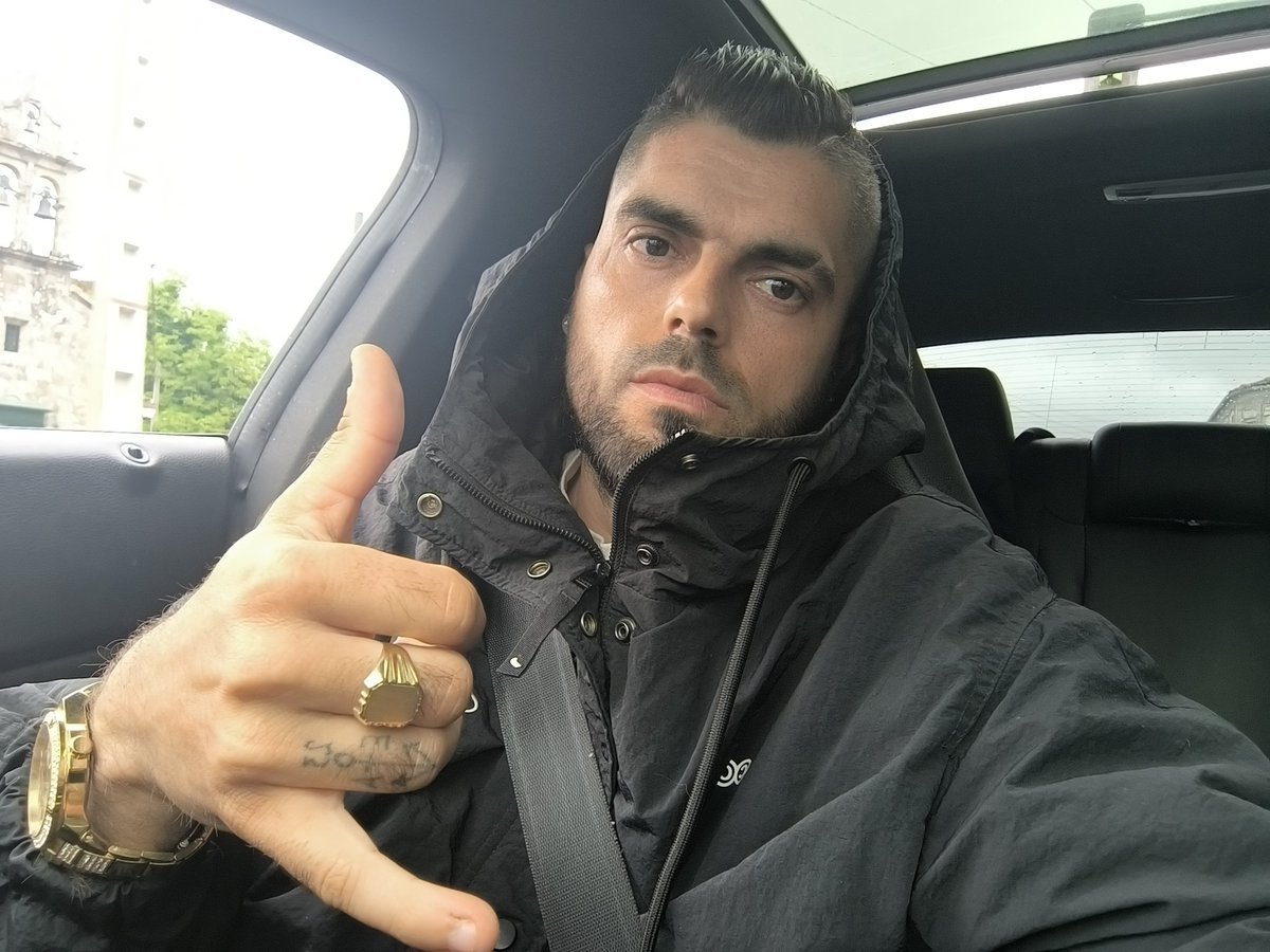 jonatantor44384's tweet image. Celebrando a lo Brasileño que mañana @PorcinosFC  estará en otra final 🎊🎂🍾 Historiaaaaaaaa