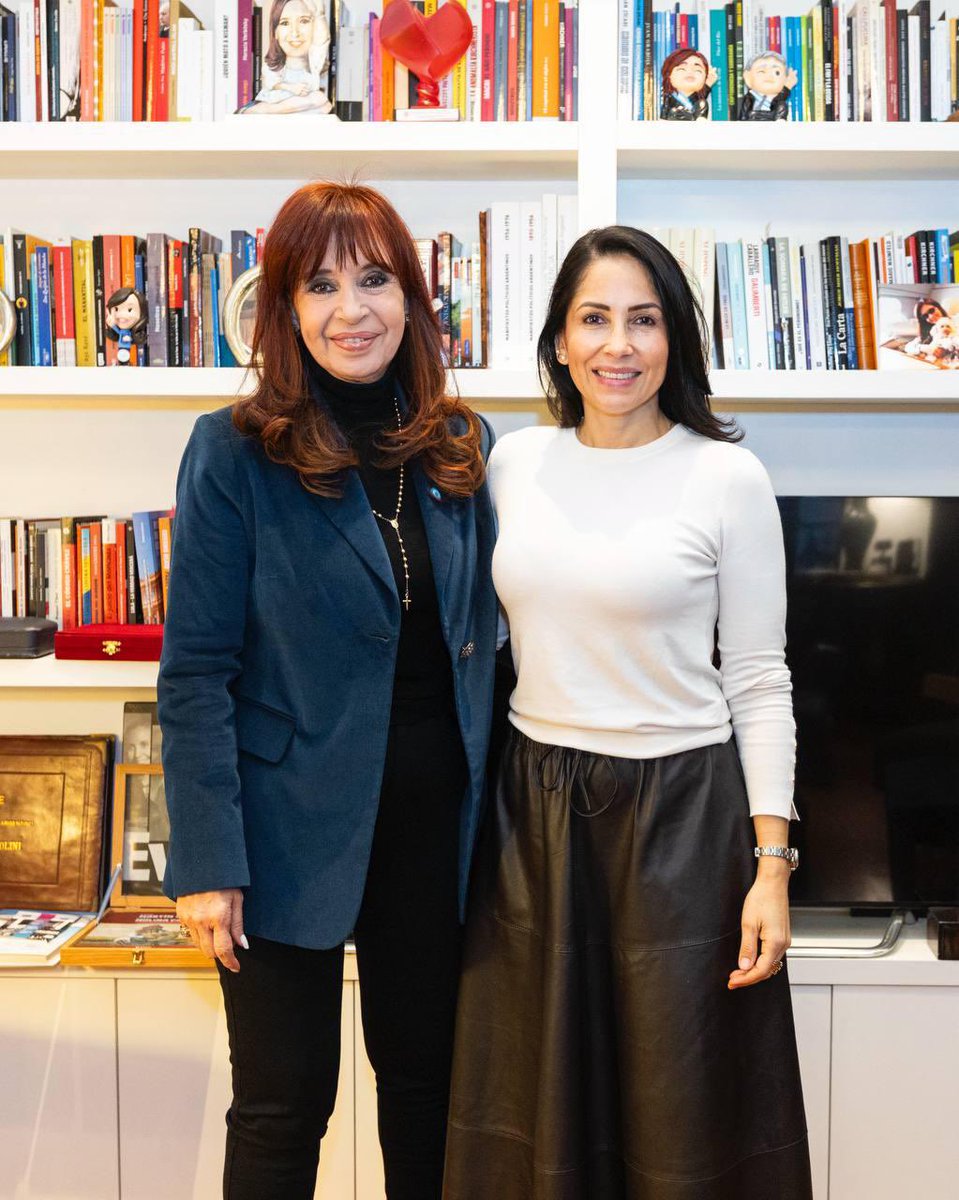 Hoy me reuní con <a href="/CFKArgentina/">Cristina Kirchner</a> para expresarle todo nuestro apoyo frente a esta nueva arremetida contra una mujer y líder del progresismo latinoamericano dentro de una agenda geopolítica que en mi criterio es reflejo de un PLAN CÓNDOR SIGLO XXI.

Misma receta aplicada en Ecuador