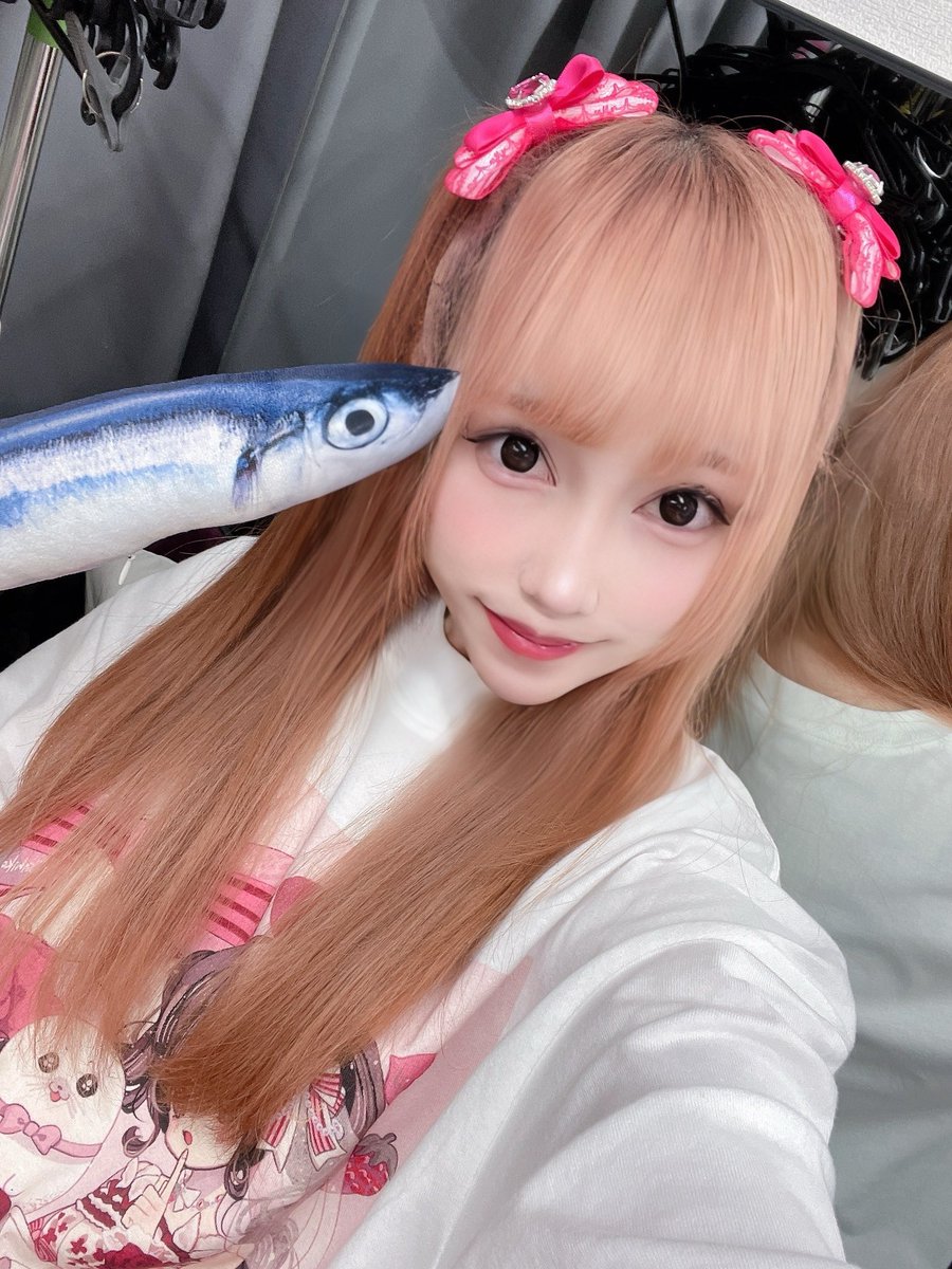 おはさく💙ྀི

今日は秋葉原でライブだよ❣️
5月は沢山ライブあったから
何だか違和感💭
歌姫みすずさん🤍ྀིはミミ様🎀と
撮影会のためおやすみですが、、
頑張ります💪

docs.google.com/forms/d/e/1FAI…