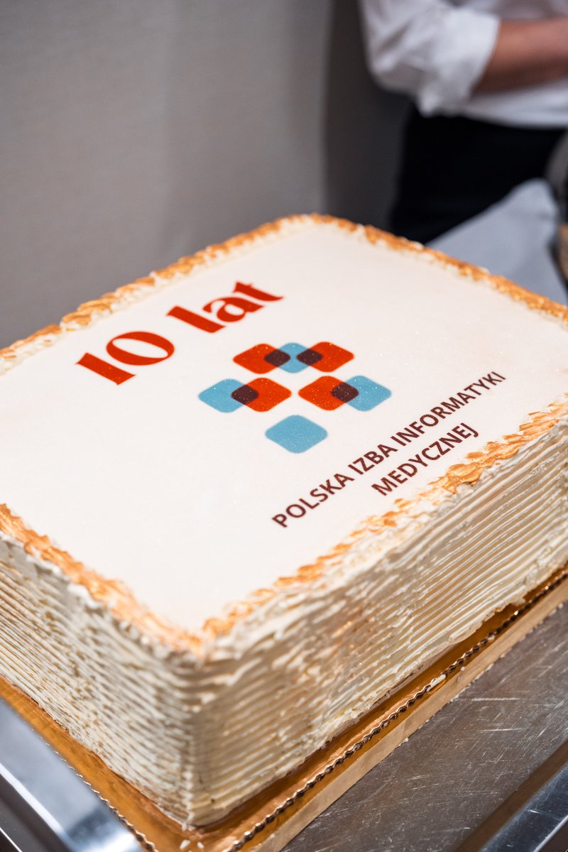 10 lat temu założyliśmy Polską Izbę Informatyki Medycznej. Środowisko medyczne razem z firmami z medycznego IT postanowiło przeciwstawić się dyktatowi strony publicznej. Jest wiele do zrobienia, ale też wiele udało się już zrobić. Przez 10 lat świat medIT się mocno zmienił.