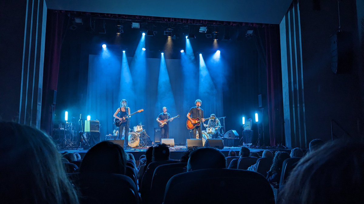 Gauzak ez dira horrela, gauzak horrelaxe daude.

Itzel gaur Gorka Urbizu eta bere taldea Torrezabalen.