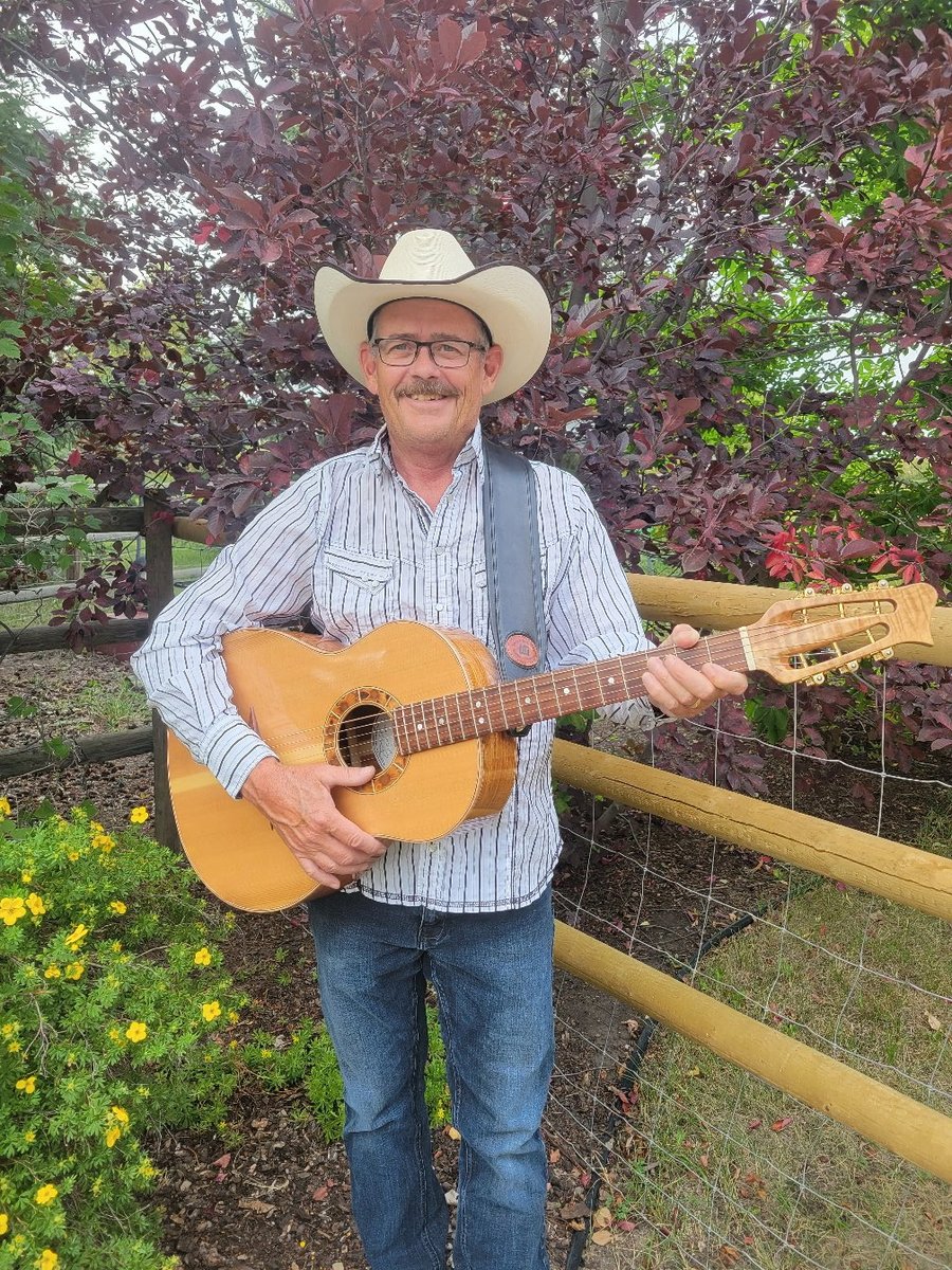 HighwoodCA's tweet photo. Introducing Tom Donnelly, a local Highwood musician, Karaoke DJ and long standing UCP member. He will be performing live music and acting as our Karaoke DJ at the Highwood Hoedown tmr! Dont forget to grab your tix! We are excited to see you! 🤼‍♂️👨‍👩‍👧‍👧🎸🎤🤠

https://t.co/FObesHhTGx https://t.co/jcn2Ov8tzd