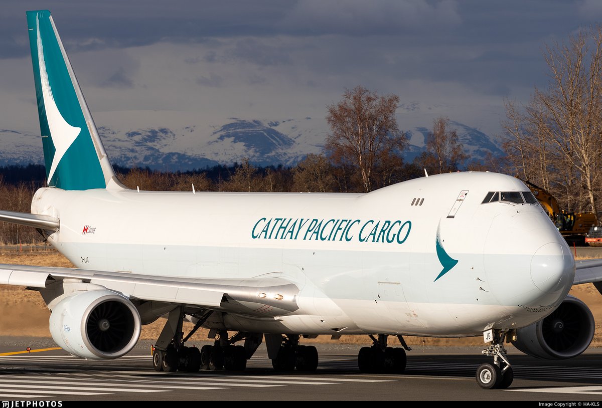 A Cathay Pacific Cargo 747 in Anchorage. jetphotos.com/photo/11734075 © HA-KLS
