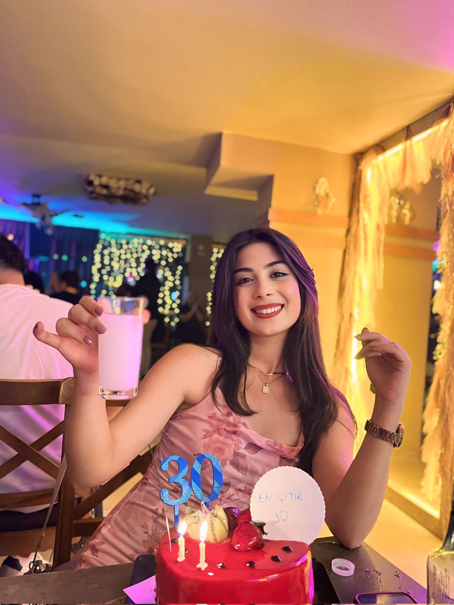 Yeni yaşıma.. 🥂