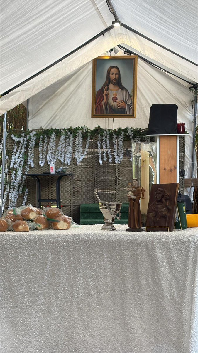 Los invitamos para nos acompañen a la bendición de los panes en honor a San Antonio de Padua hoy viernes 13 de junio a las 7:30pm en la 3191 Tindall Acres Road. Después de la bendición pueden compartir el menú de Carne en Vara “El Coromotano”. Transmisión por Instagram