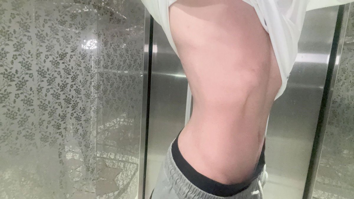 ابي مبادل جادي بعمري 20 من الرياض يجي خاص