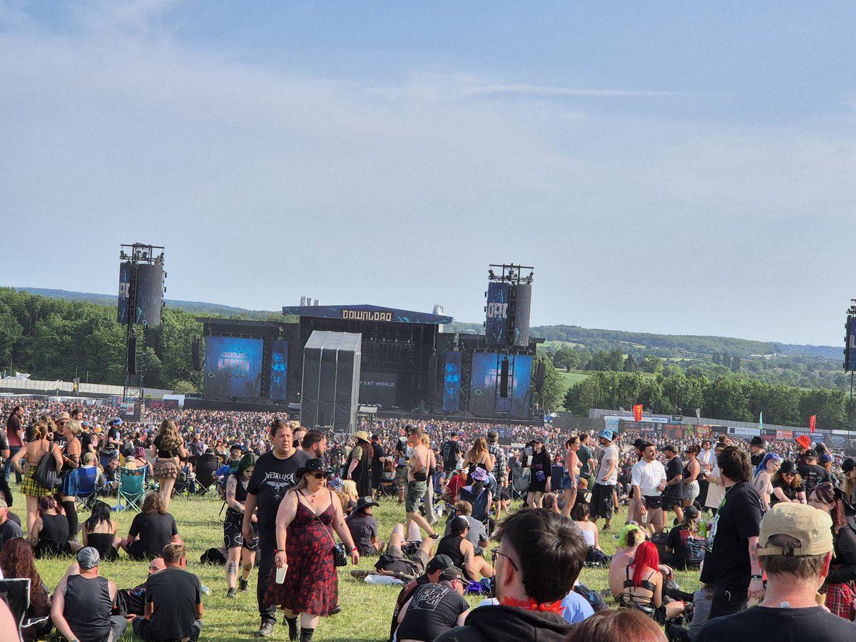 MrBartzabel's tweet image. The arena is absolutely banging this year😃🤘🏽
#DOWNLOAD #download2025 #downloadfestival
