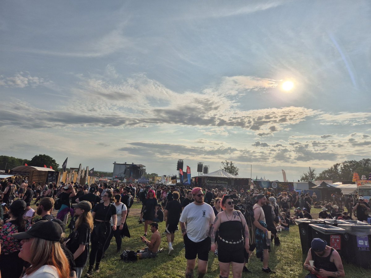 MrBartzabel's tweet image. The arena is absolutely banging this year😃🤘🏽
#DOWNLOAD #download2025 #downloadfestival