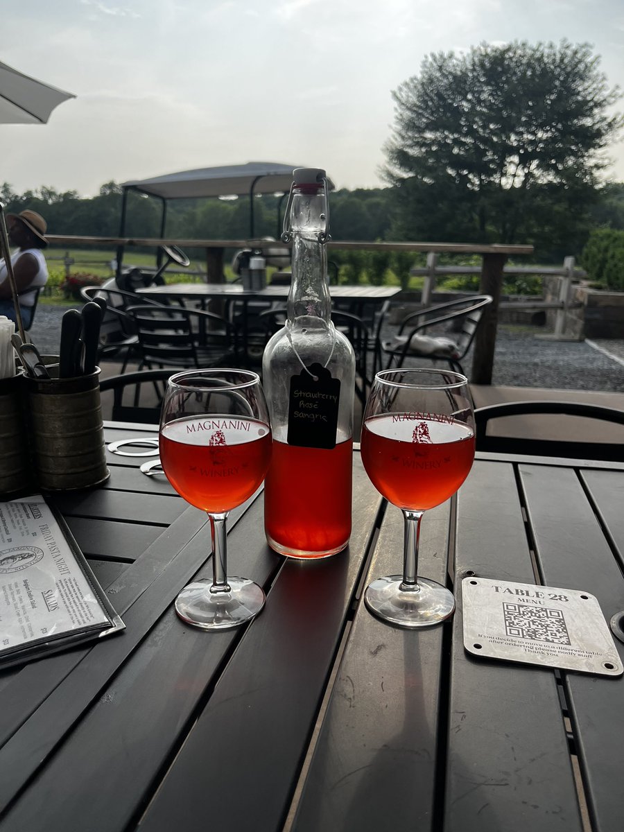 coachsearight's tweet image. What a Beautiful 🤩 Friday Night out with the Mrs at Magnanini Winery.