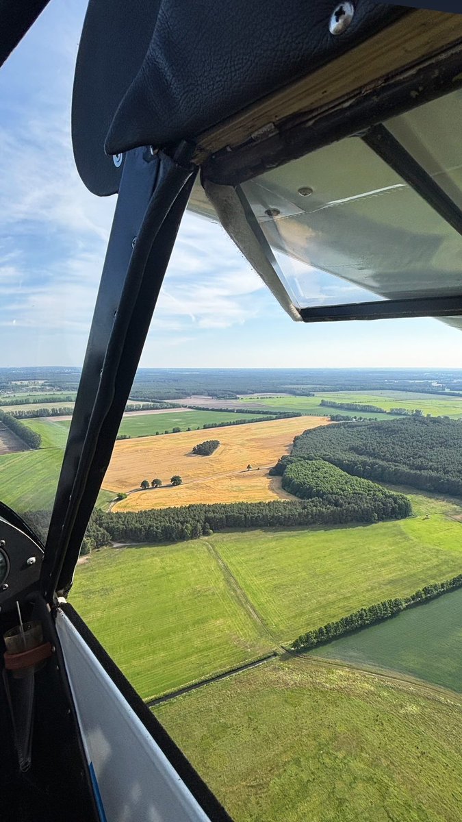 dylan36032's tweet image. Summer days = flying with the window open