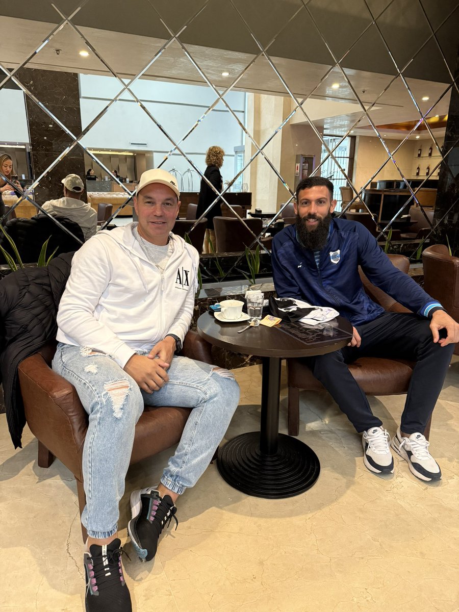 Buenos muchachos 😎⚽️
Con el goleador Ale Quintana 🤜🏻🤛🏻