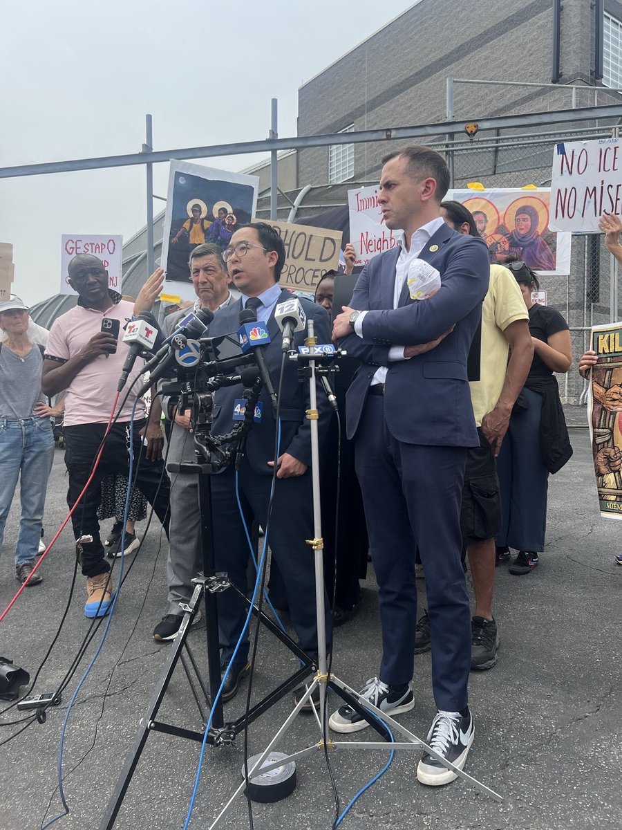 Rep. Rob Menendez (@repmenendez) on Twitter photo 📍Delaney Hall in <a href="/CityofNewarkNJ/">City of Newark</a> with <a href="/SenatorAndyKim/">Senator Andy Kim</a>.
📢 We performed an oversight visit after yesterday’s concerning reports. Everything we learned today confirmed what we knew: private detention centers put profits above all else.
🚨During our visit, GEO execs showed up 📍Delaney Hall in <a href="/CityofNewarkNJ/">City of Newark</a> with <a href="/SenatorAndyKim/">Senator Andy Kim</a>.
📢 We performed an oversight visit after yesterday’s concerning reports. Everything we learned today confirmed what we knew: private detention centers put profits above all else.
🚨During our visit, GEO execs showed up