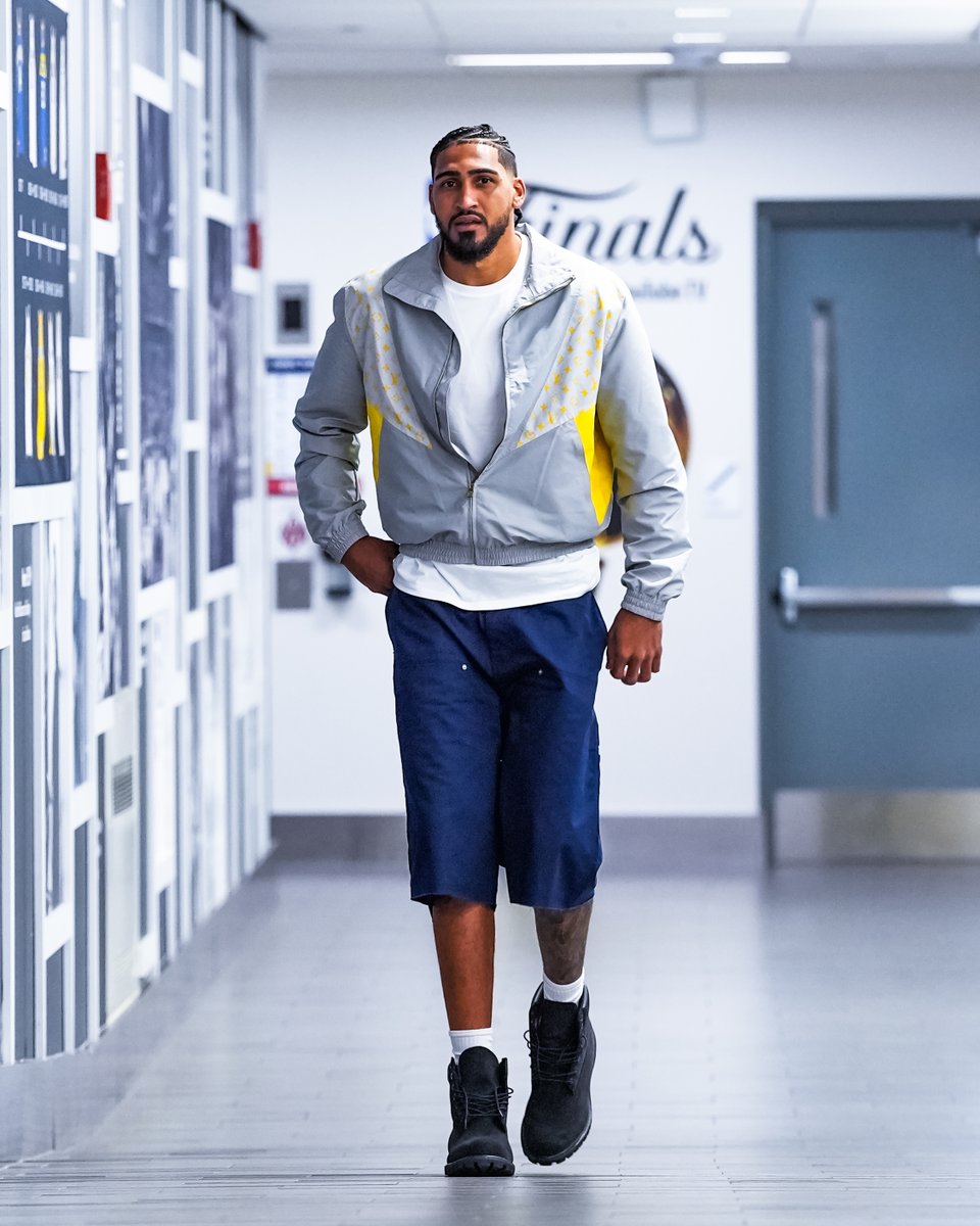 Pacers's tweet image. buttoned up for Game 4.