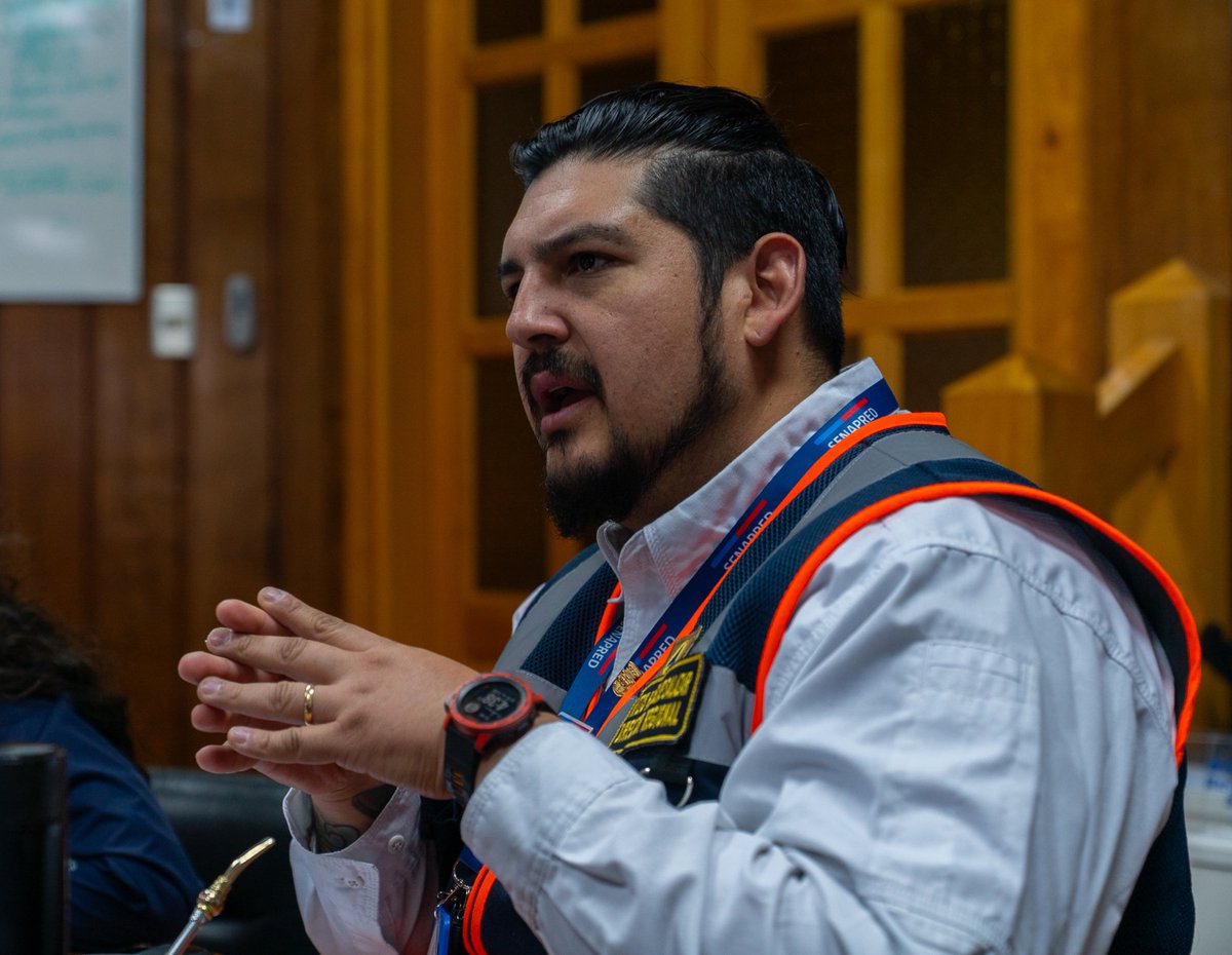 📍 Delegada Paulina Muñoz  junto al diputado <a href="/Mauro_GonzalezV/">Mauro González Villarroel</a>, alcalde de <a href="/munipuertomontt/">Mun. Puerto Montt</a>, <a href="/Senapred/">SENAPRED</a>, <a href="/MTTLosLagos/">SeremiTT Región de Los Lagos</a>, entre otras autoridades, sesionaron una mesa técnica para evaluar la emergencia por remoción en masa en sector #Chinquihue.