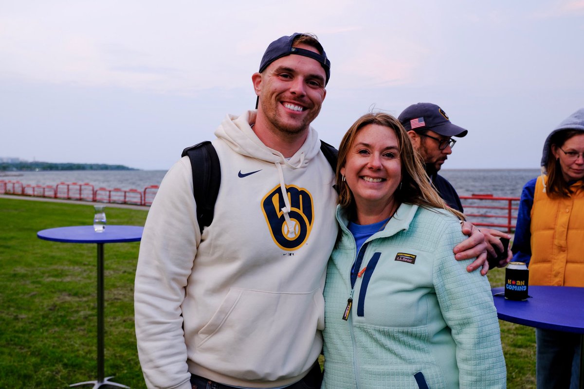 The east side is lit! #lightthehoan