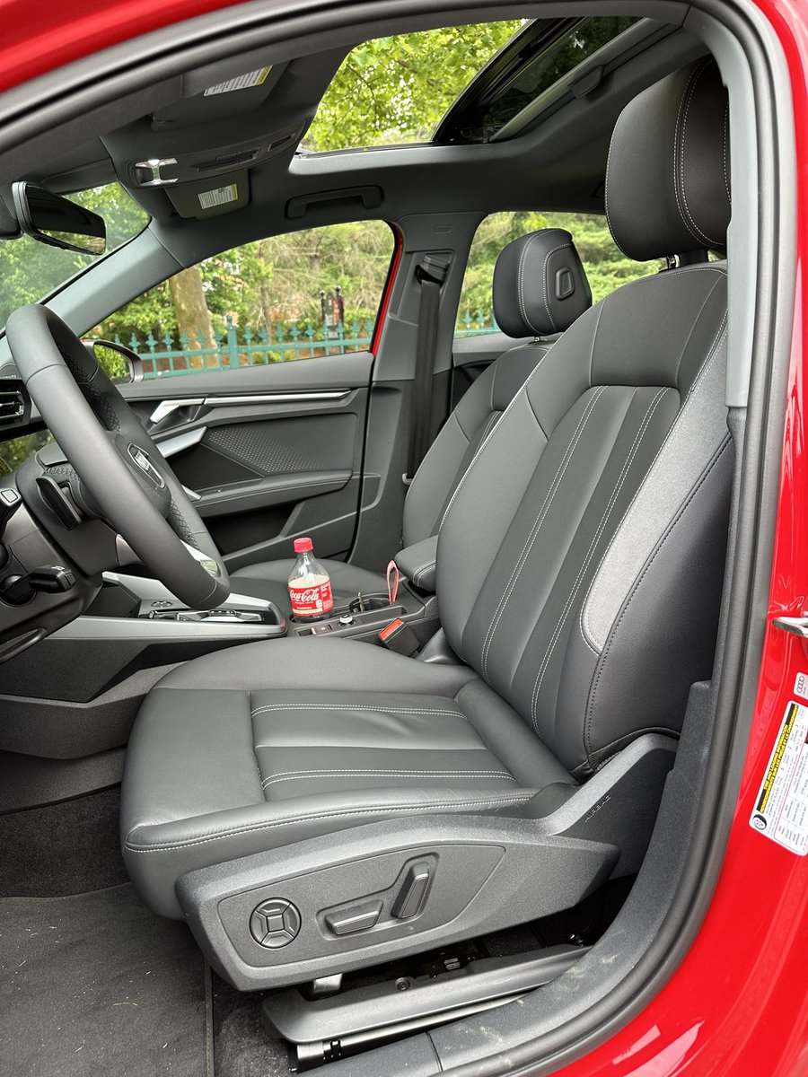 jessicaray0's tweet image. Ngl the 2025 Audi A3 that I’ve got for the weekend is hot