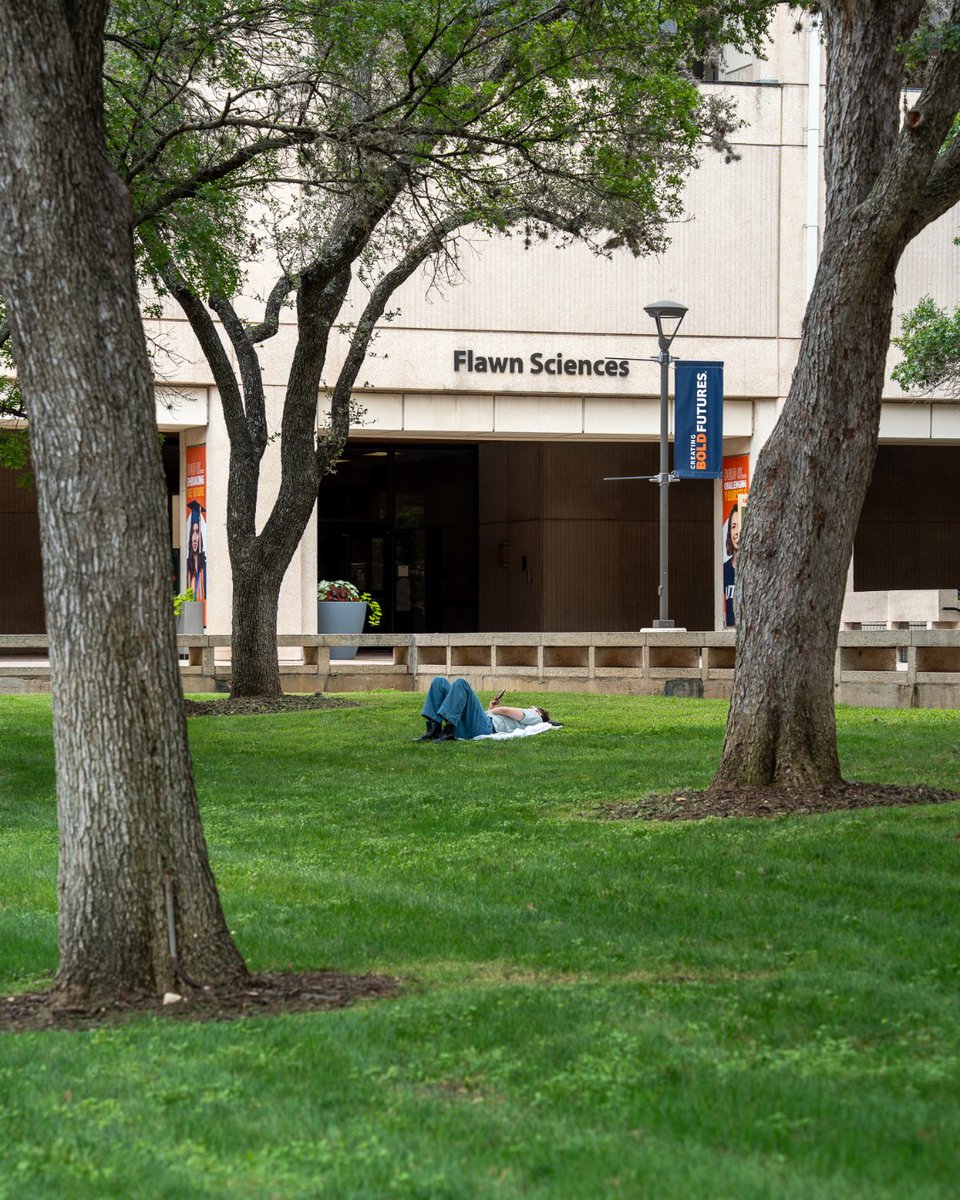 Happy Friday, Roadrunners! We hope you have a wonderful weekend. 😎 

#UTSA #UTSASummer