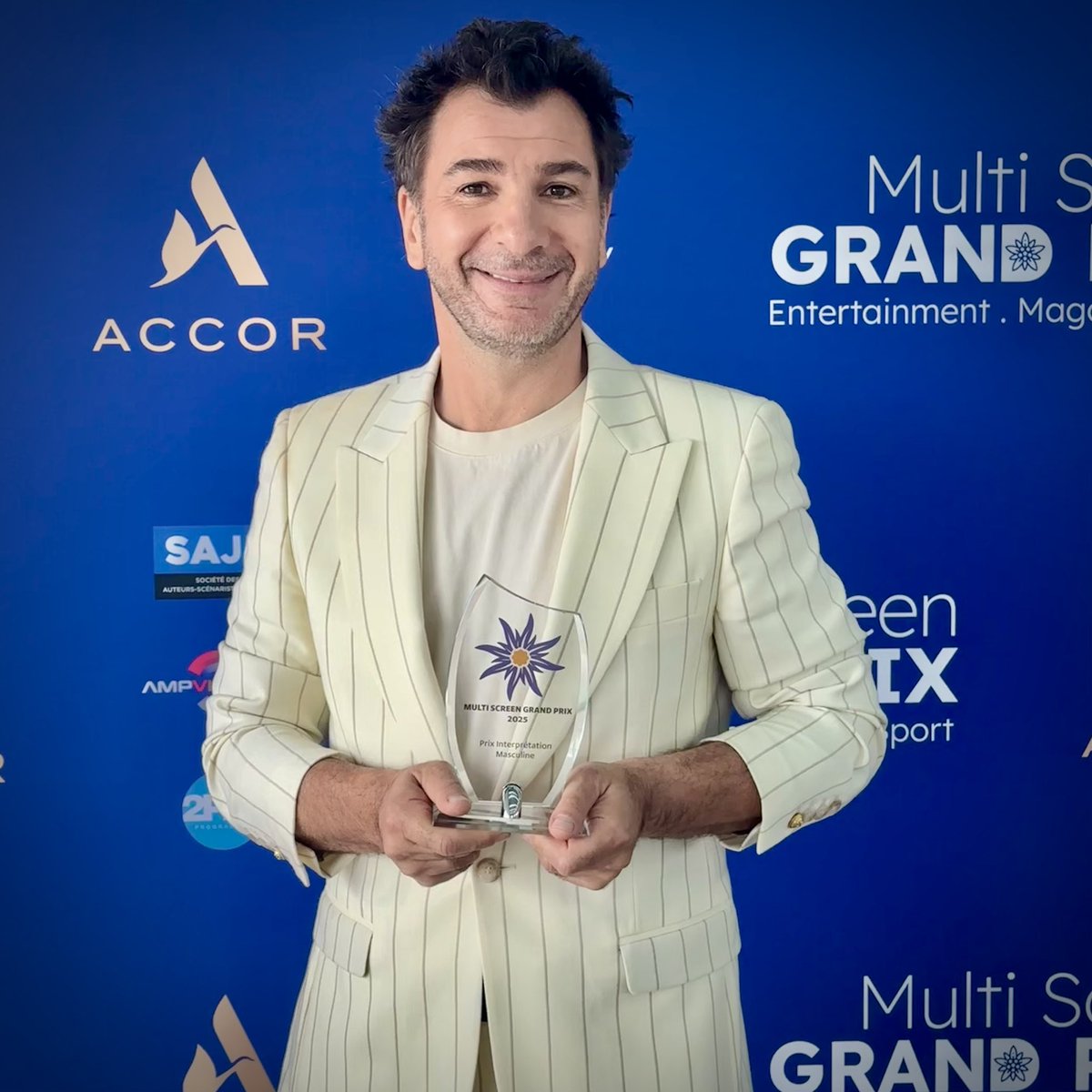 Michael Youn (@michaelyoun) on Twitter photo PRIX D'INTERPRĂTATION
MASCULINE pour une fiction au 1er Multi Screen Grand Prix (les prix télé et plateforme 2024-25).
Trop fier. Merci Ă  toute la team #Flashback.
La derniĂšre fois que j'ai reçu un prix d'interprĂ©tation, c'Ă©tait le GĂ©rard du plus mauvais acteur pour Iznogoud: PRIX D'INTERPRĂTATION
MASCULINE pour une fiction au 1er Multi Screen Grand Prix (les prix télé et plateforme 2024-25).
Trop fier. Merci Ă  toute la team #Flashback.
La derniÚre fois que j'ai reçu un prix d'interprétation, c'était le Gérard du plus mauvais acteur pour Iznogoud: