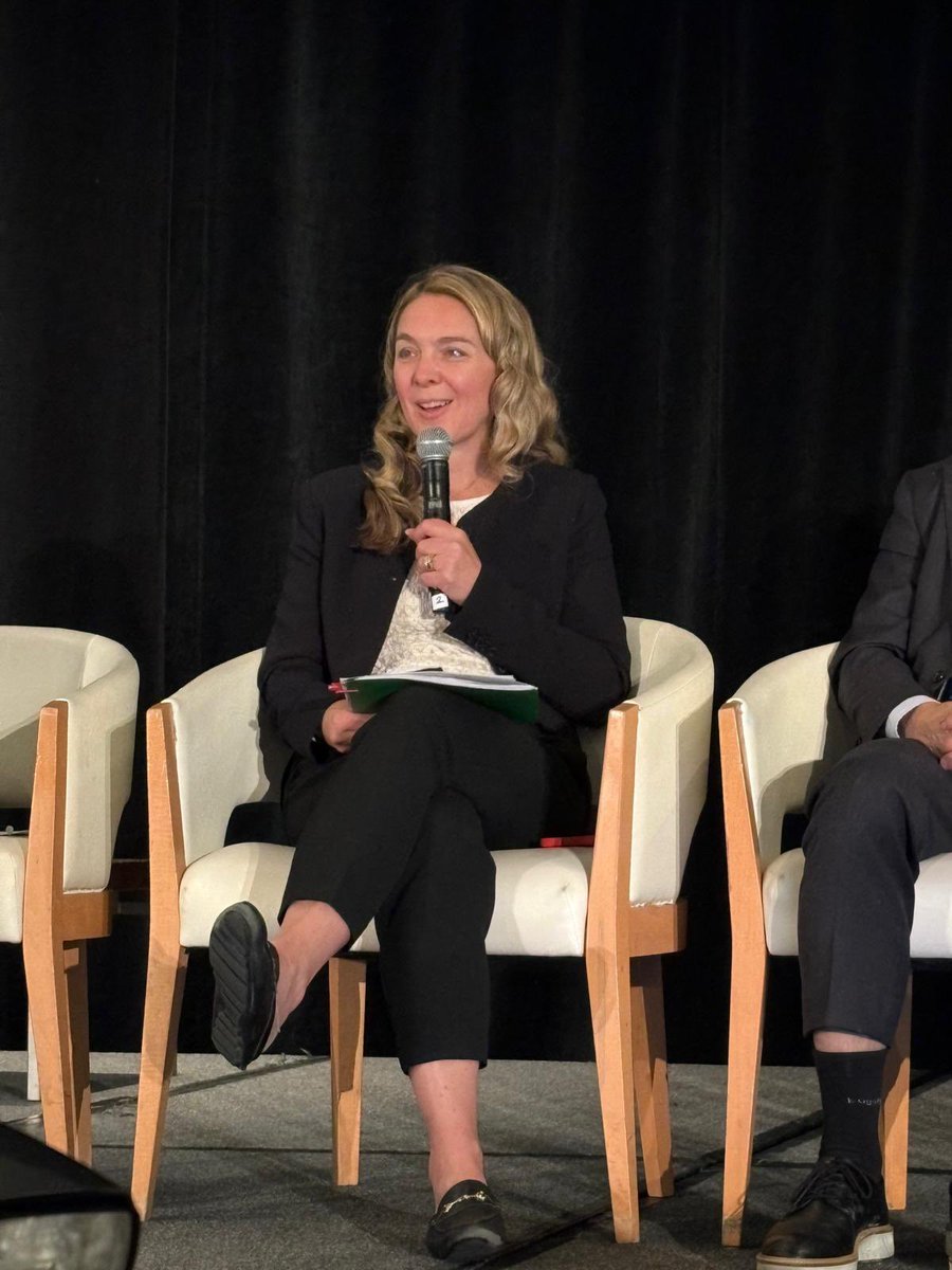 JennaSudds's tweet image. Honoured to speak at the Leaders Summit with the Canadian Nuclear Isotopes Council today.
Canada is a global leader in isotope innovation — saving lives, advancing research, and creating good jobs across the country. We must embrace a Team Canada approach to advance this further