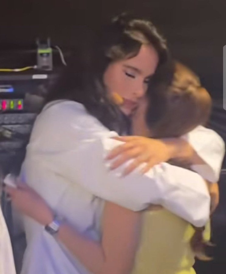 GarimePinterest's tweet photo. En este abrazo nacieron mil enamor-HADAS

#Garime https://t.co/JREbzITTXT