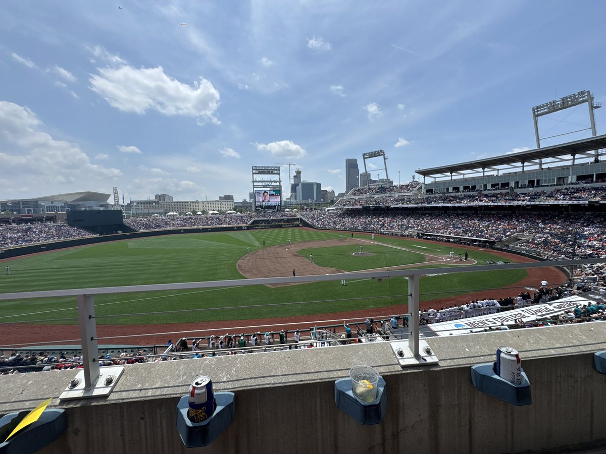 fourlockos's tweet image. I think I’m making a return for the next week…
#ncaabaseball #collegeworldseries #geauxtigers