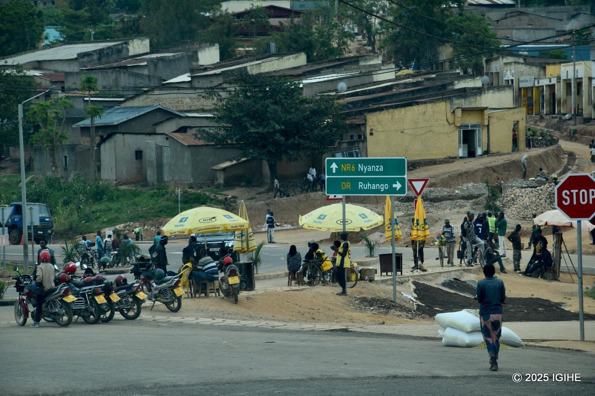 Karirima1's tweet photo. Depuis juin 2024, je viens de revisiter la route #Kigali - #Bugesera - #Mayaga - #Nyanza. Depuis #Rwabusoro jusqu’à Nyanza, tout est flambant neuf, alors que l’an passé, cette partie était en pleine construction.

📸#IGIHE https://t.co/kqvylxBSzf