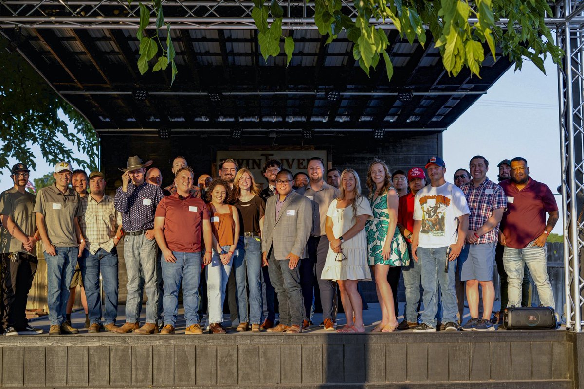 Javier4Congress's tweet image. I was honored to attend and speak at the Stanislaus Young Republicans' kickoff. The Republican youth are the driving force behind preserving the conservative values our Valley holds dear. I'm excited to see what the future holds for these inspiring young conservatives! #CA13