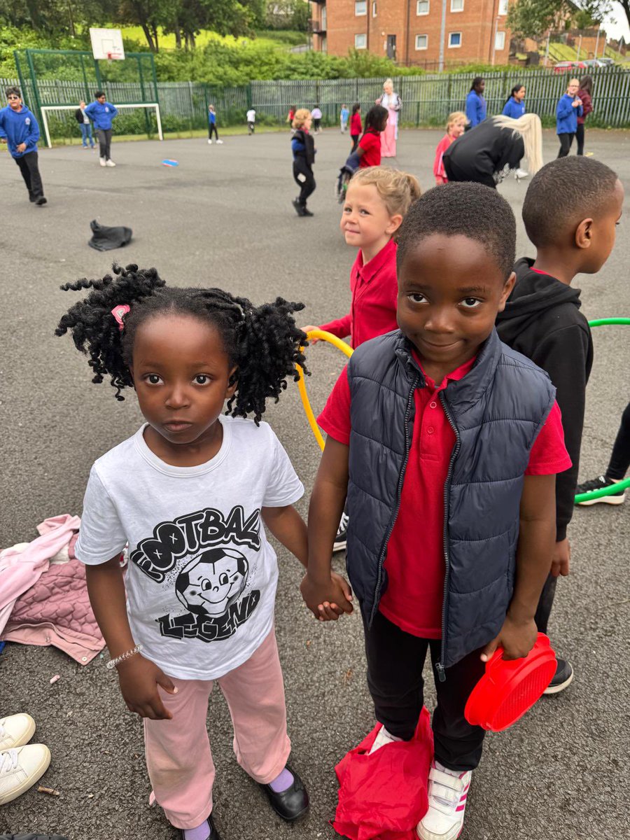 stmarysmaryhill's tweet photo. We were delighted to welcome staff and children from Maryhill Park nursery into school today to celebrate 850 years of Glasgow. Lovely to see our current P1’s welcome those children starting school August. Well done to P7 for leading the games. #Glasgow850 #community https://t.co/ZfzLGekO3R