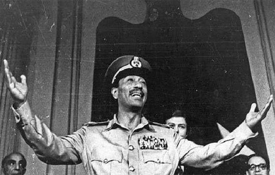#مصر_أولًا
السادات الأسطورة الوحيد اللي فاجأ إسرائيل بضربة عبقرية في لحظة ظنوا فيها إن مصر إنتهت