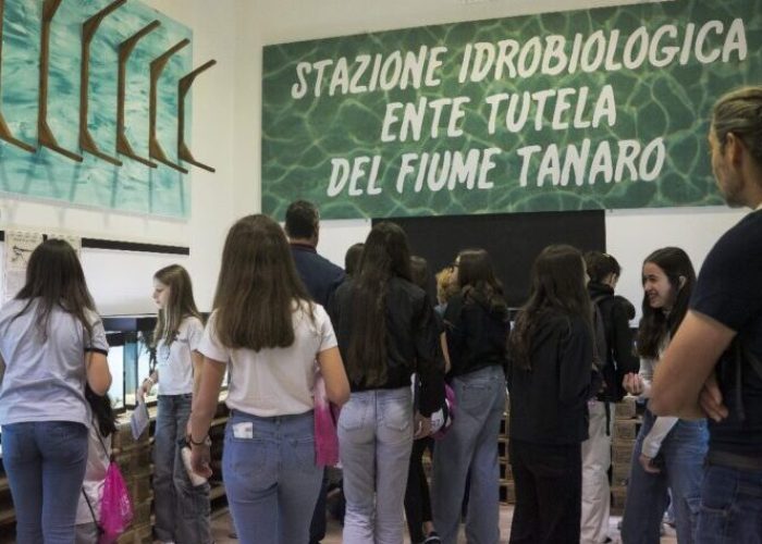 @DBIOSUnito (@dbiosunito) on Twitter photo Inaugurata la Stazione Idrobiologica del Tanaro (Cerro Tanaro, AT), dedicata ad attività di didattica, ricerca e divulgazione focalizzate sulla biodiversità e gestione sostenibile degli ambienti di questo grande fiume. Progetto coordinato da Tiziano Bo (DBIOS - ALPSTREAM)
<a href="/unito/">Università di Torino</a> Inaugurata la Stazione Idrobiologica del Tanaro (Cerro Tanaro, AT), dedicata ad attività di didattica, ricerca e divulgazione focalizzate sulla biodiversità e gestione sostenibile degli ambienti di questo grande fiume. Progetto coordinato da Tiziano Bo (DBIOS - ALPSTREAM)
<a href="/unito/">Università di Torino</a>