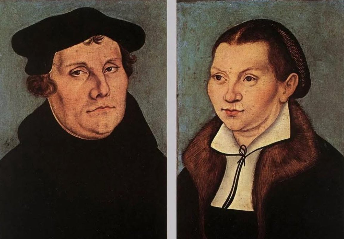 DenLbk's tweet photo. 500 ÅR SIDEN – 13. JUNI 1525. Fra Wittenberg i Tyskland går det ut en nyhet som vekker stor oppsikt over hele Europa: Reformatoren Martin Luther har inngått ekteskap med Katharina von Bora, en tidligere nonne. Hva var så oppsiktsvekkende med det? Les mer:
https://t.co/p0y8wURksE https://t.co/FegOn1Gwor
