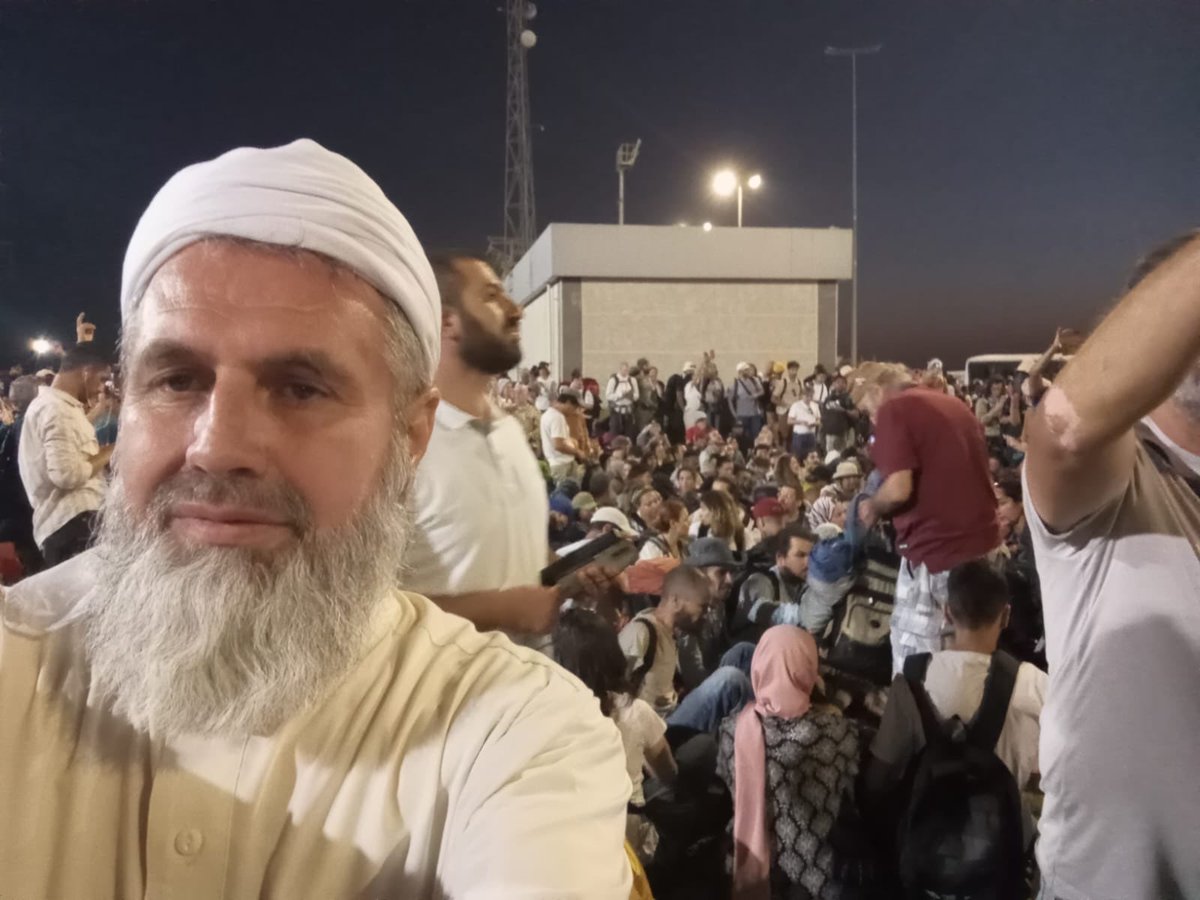 Genel Başkan Yardımcımız Seyda Molla Abdulkuddüs Yalçın ve beraberindeki binlerce duyarlı insan, Gazze'deki soykırıma sessiz kalmamak adına düzenledikleri barışçıl yürüyüşte sert müdahaleye maruz kalıyor. 

Mazlumun yanında olmak suç değil, insanlığımızın ve müslümanlığımızın bir