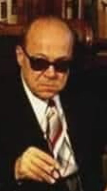 .🕊📚🌾Kitaplar bir limandı benim için
Kitaplarda yaşadım. Ve kitaplardaki insanları sokaktakilerden daha çok sevdim.#CemilMeriç
..
Türk insanının
en büyük noksanı siyasi düşünceye
gözlerini kapamış olmasıdır.
  Ya sloganlara
esir olduk
  Ya ideolojilere
köle. #CemilMERİÇ💙🥀🍃