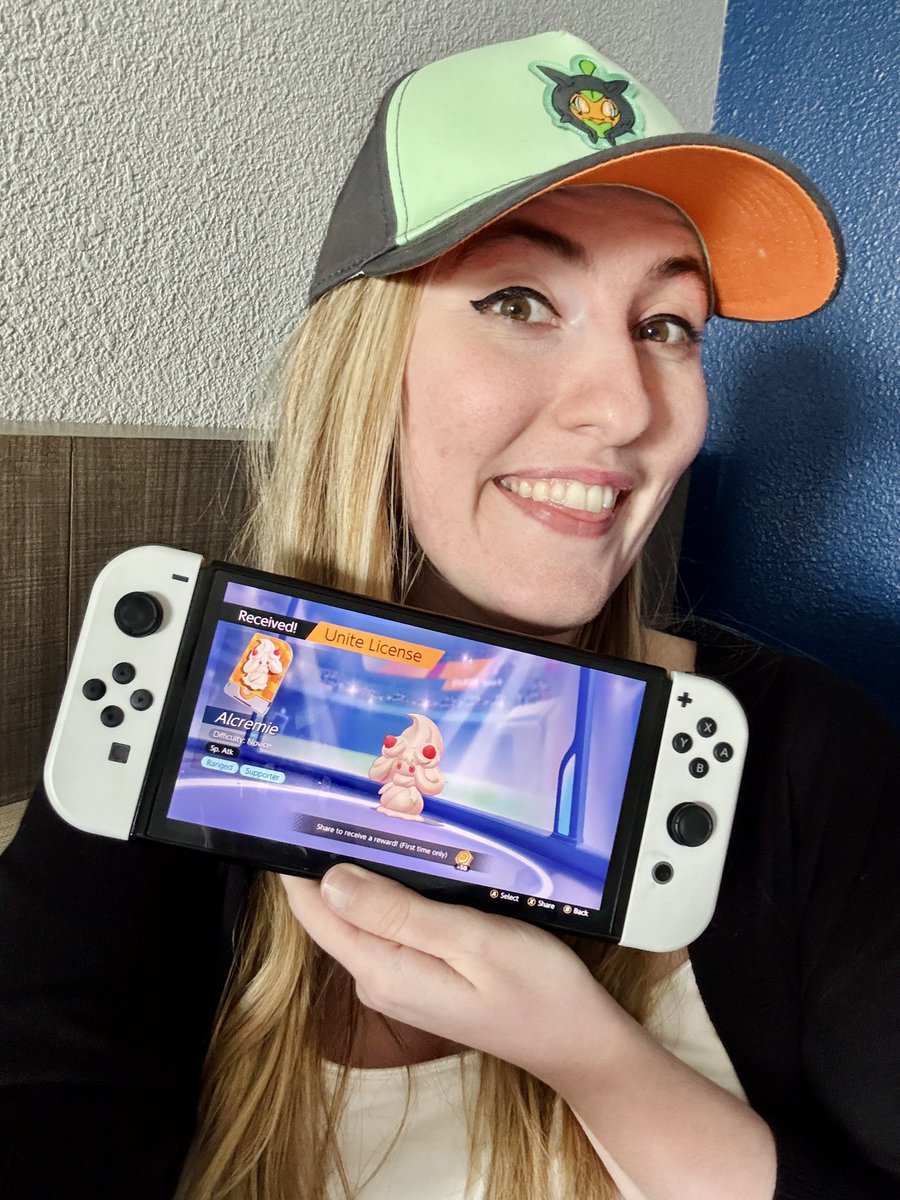 StephOfAnime's tweet image. Alcremie is now in UNITE! While I’m away, I’m giving away a license that I was #gifted_by @PokemonUnite

Rules:
❤️Follow @StephOfAnime 
🔁Retweet

Bonus: Comment if the cake is a lie or not👀

*TPCi is not responsible for nor is an official sponsor or partner of this Giveaway