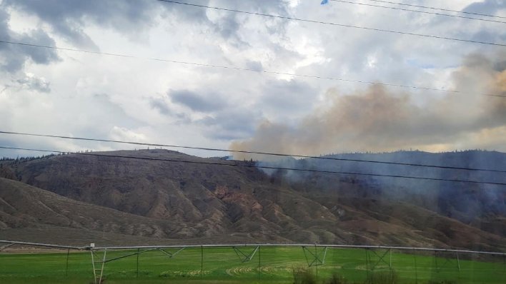 RadioNLNews (@radionlnews) on Twitter photo Some peace of mind for those in #CacheCreekBC still seeing smoke from a nearby #wildfire. <a href="/BCGovFireInfo/">BC Wildfire Service</a> now lists the small fire, visible from the #TransCanada going too and from #Kamloops and Cache Creek as "Being Held." lnkr.fm/i8L4l Some peace of mind for those in #CacheCreekBC still seeing smoke from a nearby #wildfire. <a href="/BCGovFireInfo/">BC Wildfire Service</a> now lists the small fire, visible from the #TransCanada going too and from #Kamloops and Cache Creek as "Being Held." lnkr.fm/i8L4l
