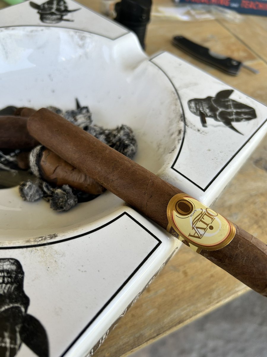 PastorAndPuros's tweet photo. O yeah! —it’s that kind of afternoon.
The only agenda? Write, Ash long, repeat.
@OlivaCigar #SerieO #CigarsOfX #PreacherAndPuros #OYeah https://t.co/oaahIRWJfJ
