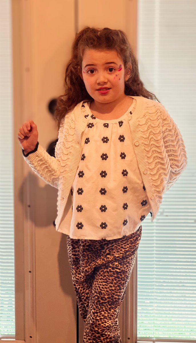 same_center's tweet photo. We commit to putting our best fashion foot forward on Fridayโs.
Itโs on our calendar. Literally.
This keeps Gia flexible and I get to share my love of fashion with my bestie.
Win and win.
#FashionFriday #cognitiveflexibility
#pfaprofile #Autism
#ModernMom https://t.co/xiReTLMQJ6