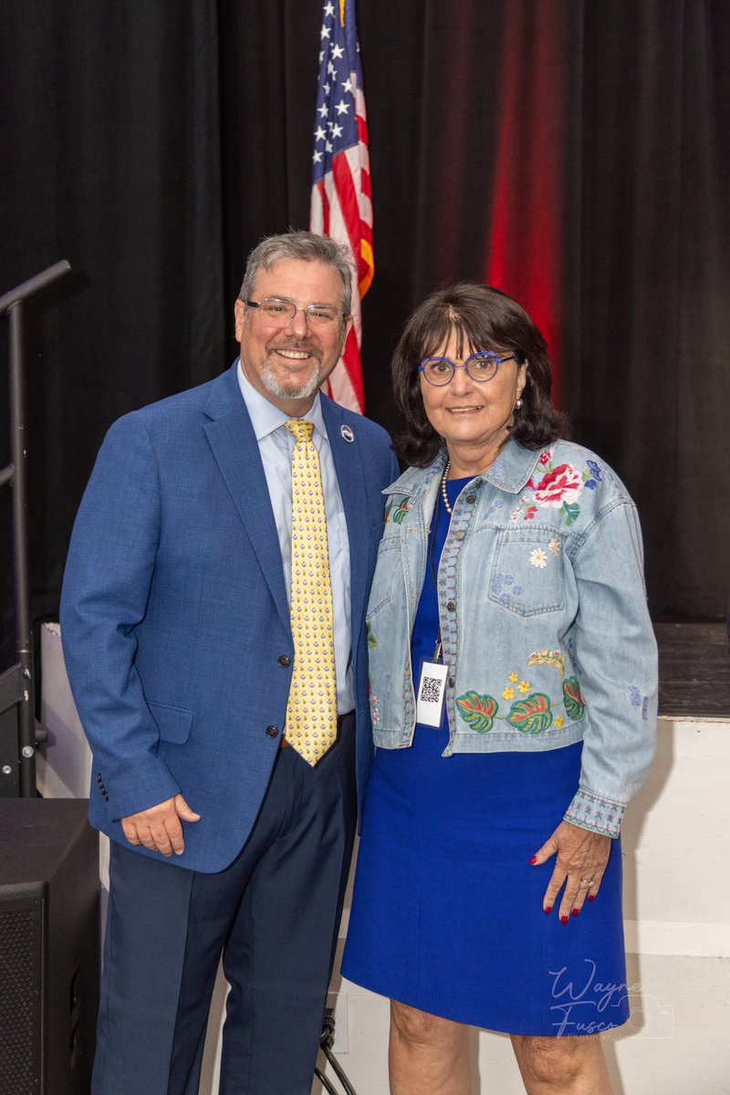 Don Palmer ππ΄ (@votingguy) on Twitter photo A true pleasure to visit my former colleague, Mary Jane Arrington <a href="/VoteOsceola/">Mary Jane Arrington, Osceola County SOE</a>, Supervisor of Elections in Osceola County <a href="/OsceolaCountyFl/">Osceola County</a> and be able to recognize her on <a href="/EACgov/">Election Asst. Comm.</a> Clearinghouse Honorable Mention in Communications and Voter Education with their Early Voting Map and A true pleasure to visit my former colleague, Mary Jane Arrington <a href="/VoteOsceola/">Mary Jane Arrington, Osceola County SOE</a>, Supervisor of Elections in Osceola County <a href="/OsceolaCountyFl/">Osceola County</a> and be able to recognize her on <a href="/EACgov/">Election Asst. Comm.</a> Clearinghouse Honorable Mention in Communications and Voter Education with their Early Voting Map and