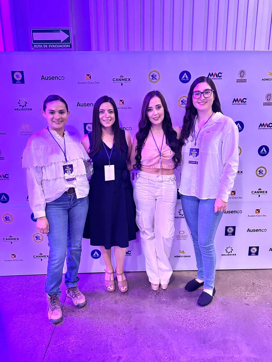 CimaAmbientales's tweet photo. Lo mejor que tenemos en @CimaAmbientales  nuestras Ingenieras participando en el Tercer Foro Internacional de la Mujer en Minería, un espacio que impulsa una industria cada vez más diversa, equitativa e incluyente
@WimMexico #ForoMujerEnMinería #WIMSonora #WIMChihuahua https://t.co/rKoYGNsl6k