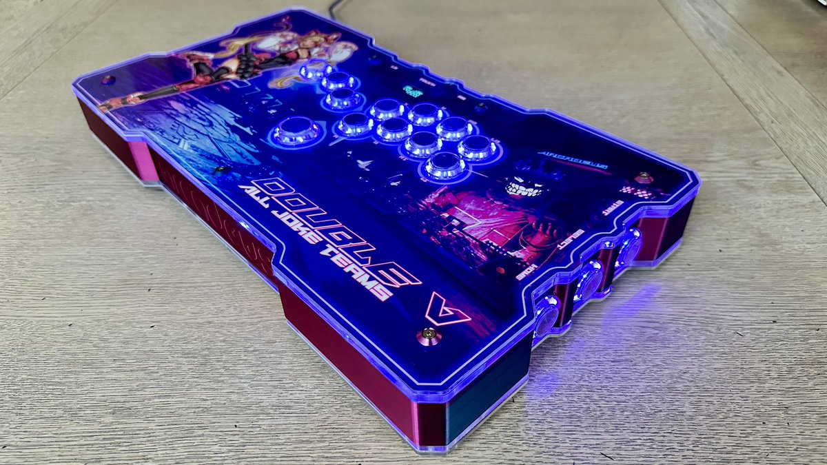 Arcadeus_fr's tweet photo. Happy #FightStickFriday 
FightStick #Leverless Classic 
Artwork #LuckyChloe #TEKKEN8 
Boutons #Sanwa OBSC24/30 de chez @SmallCab_net 
Controller FightBoard RP2040 &amp; kit LEDs https://t.co/1wa4nFBUjE https://t.co/vlySpjGtm7