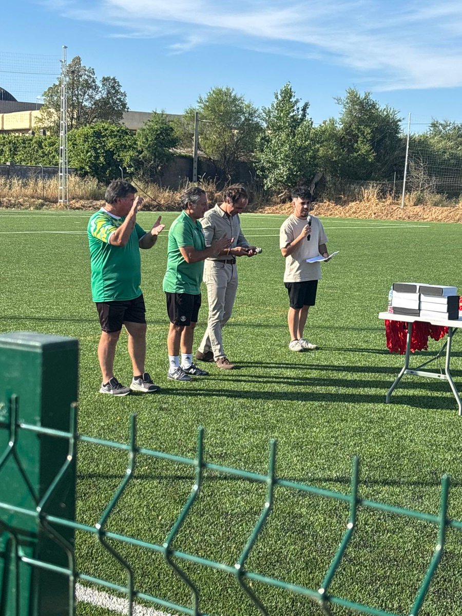 Danielito (@daniisoleto_) on Twitter photo 🤩🏅 En la tarde de hoy ha tenido lugar la Clausura de la Temporada 24/25 del <a href="/adhispanolusa/">AD Hispanolusa Badajoz</a>.
🔝 En su noveno año de vida cuentan con 30 equipos y 450 niños.
🙏🏼 Gracias por contar conmigo para presentarla y poner voz y reconocimiento a todo el trabajo y esfuerzo que hacéis. 🤩🏅 En la tarde de hoy ha tenido lugar la Clausura de la Temporada 24/25 del <a href="/adhispanolusa/">AD Hispanolusa Badajoz</a>.
🔝 En su noveno año de vida cuentan con 30 equipos y 450 niños.
🙏🏼 Gracias por contar conmigo para presentarla y poner voz y reconocimiento a todo el trabajo y esfuerzo que hacéis.