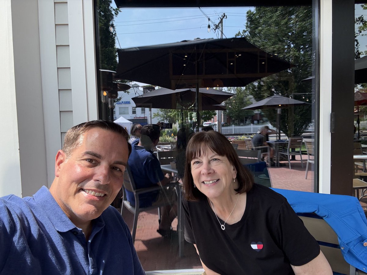 Kate Farrish (@farrishkate) on Twitter photo Great to catch up today with Emmy-award winner <a href="/DarrenSweeney/">Darren Sweeney (Bluesky @DarrenSweeney)</a>, my former <a href="/CCSU/">Central Connecticut State University</a> Journalism colleague on this beautiful Friday. ⭐️ Great to catch up today with Emmy-award winner <a href="/DarrenSweeney/">Darren Sweeney (Bluesky @DarrenSweeney)</a>, my former <a href="/CCSU/">Central Connecticut State University</a> Journalism colleague on this beautiful Friday. ⭐️