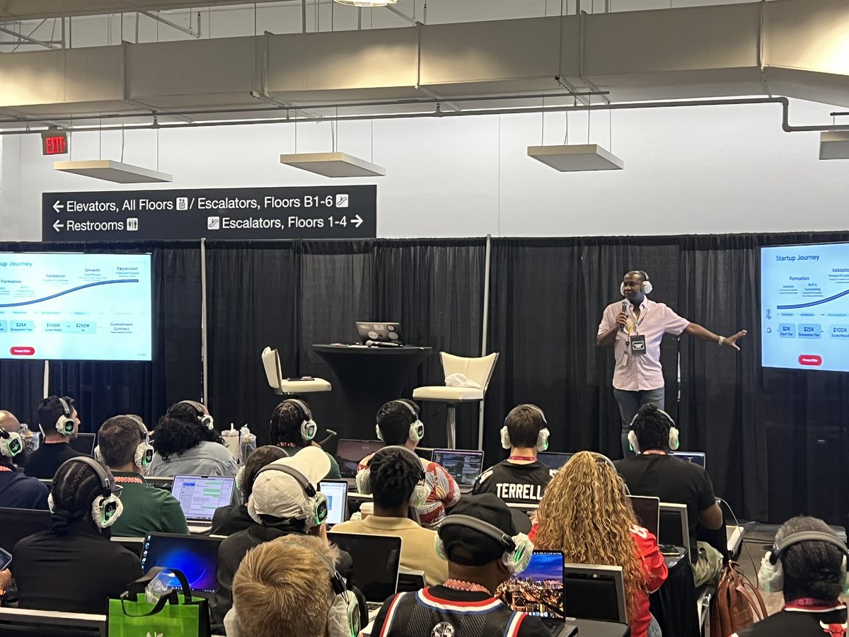 Lee_Chizz's tweet image. I can’t lie, Silicon South Summit came with some heat 🔥 this morning.!Everything from strategies on how/when to secure funding for start ups to learning Vertex AI Studio on the fly! 🤯 @GoogleCloudTech 
#AtlantaTechWeek #RenderATL